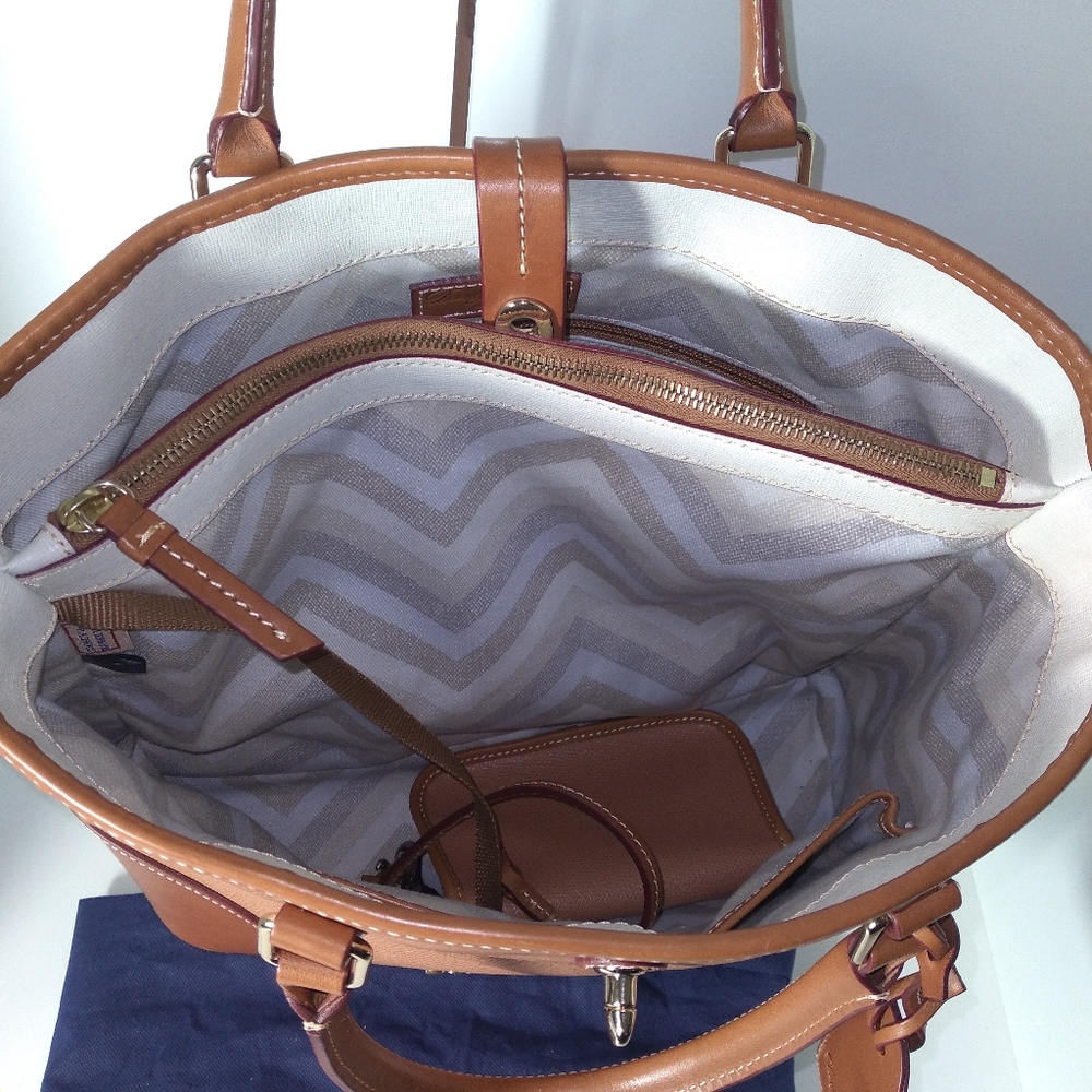 Authentic Dooney & Bourke Shelby Shopper Carmel/Tan Leather Tote and Wallet Set - Picture 10 of 16